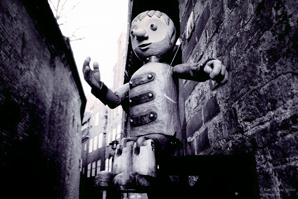 Holzpuppe in Lübeck